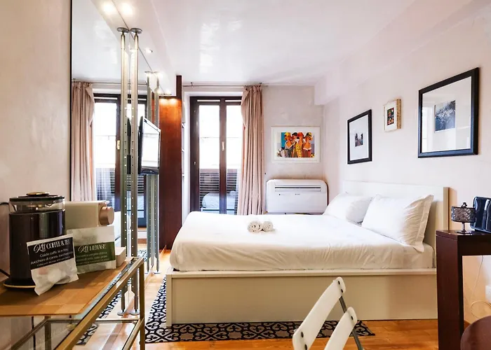 Youhosty - Duomo Studio Apartment